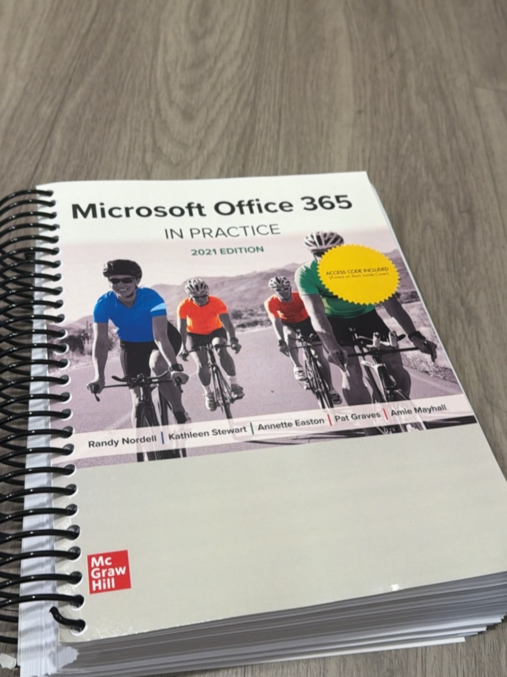 Microsoft Office 365 In Practice 2021 Edition - White/Cream Cover